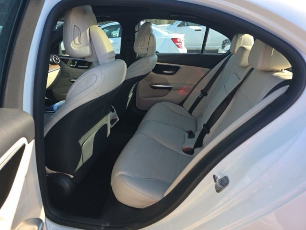 Used 2025 Mercedes-Benz C 300 4MATIC Sedan image 11