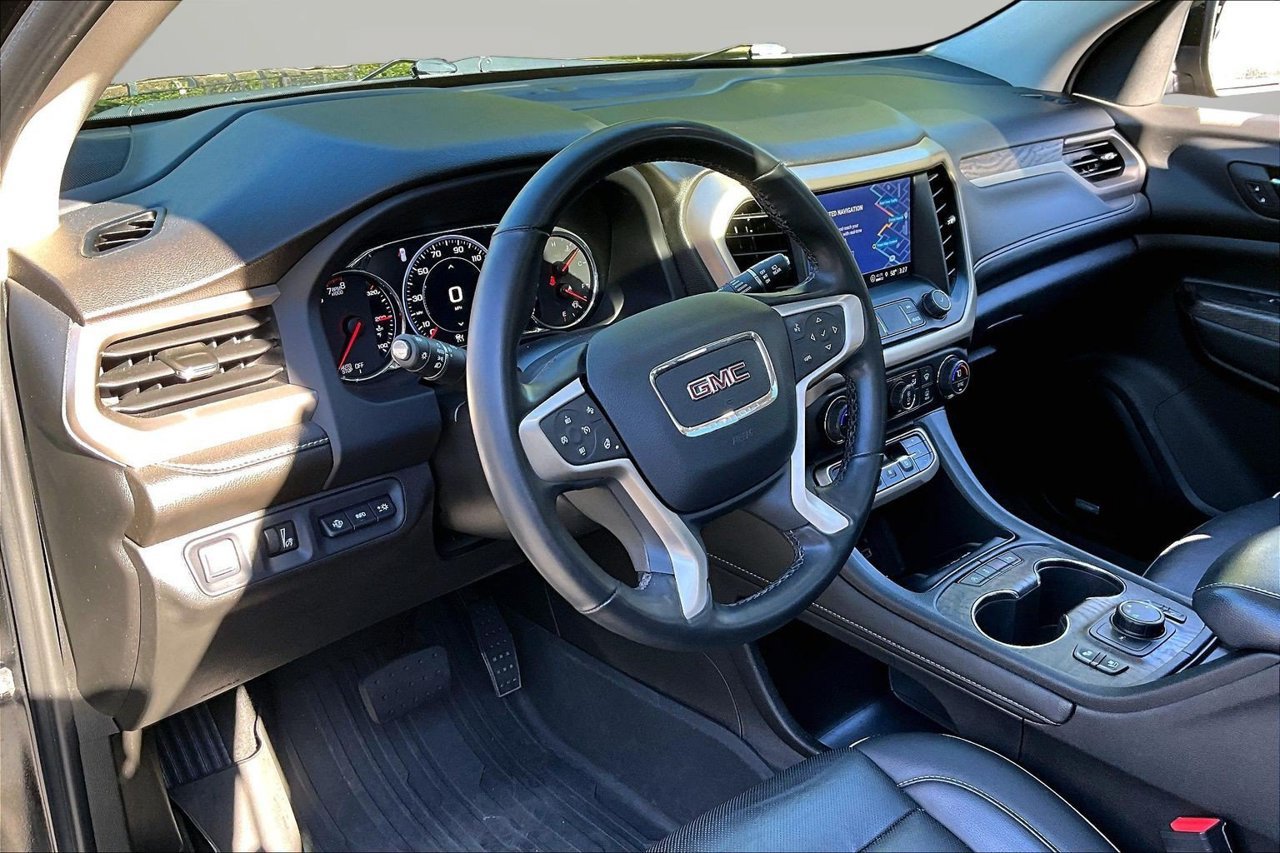 Used 2023 GMC Acadia Denali w/ Black Diamond Edition FWD image 18