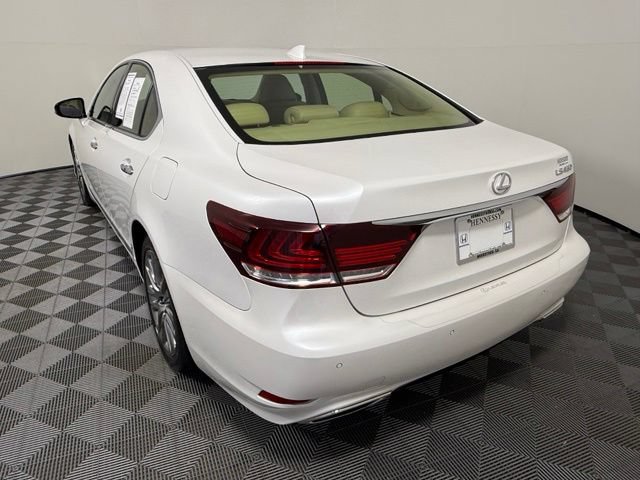 Used 2016 Lexus LS 460 w/ Comfort Package RWD image 4
