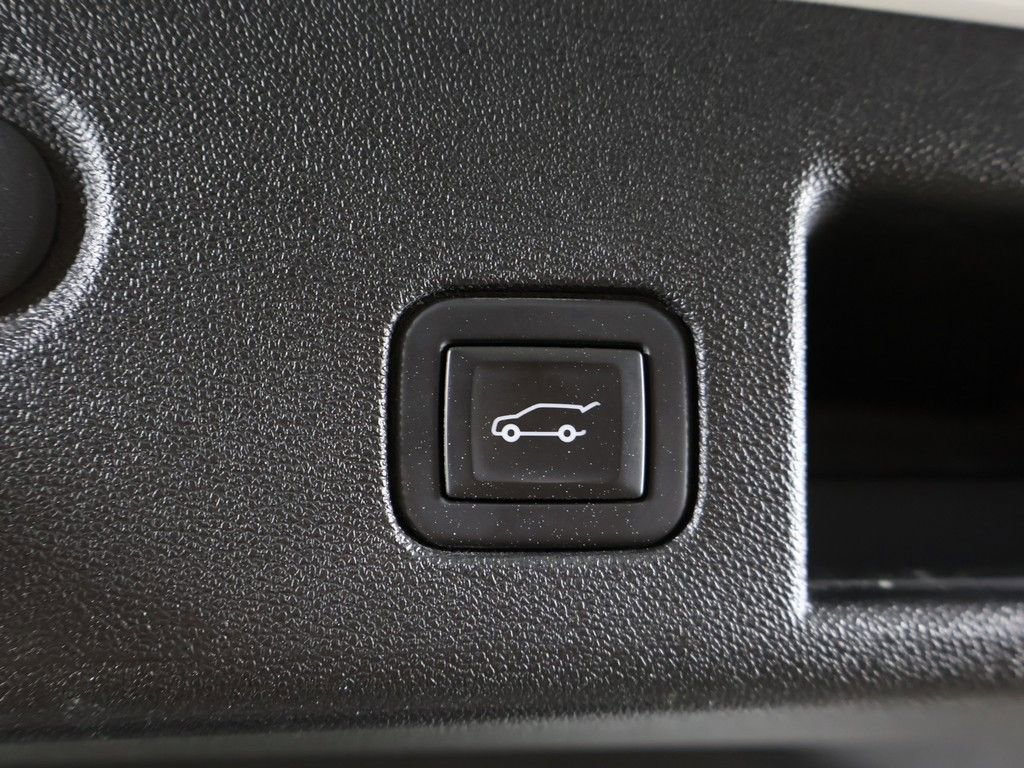 Used 2020 Chevrolet Equinox LT w/ Sport Edition image 20