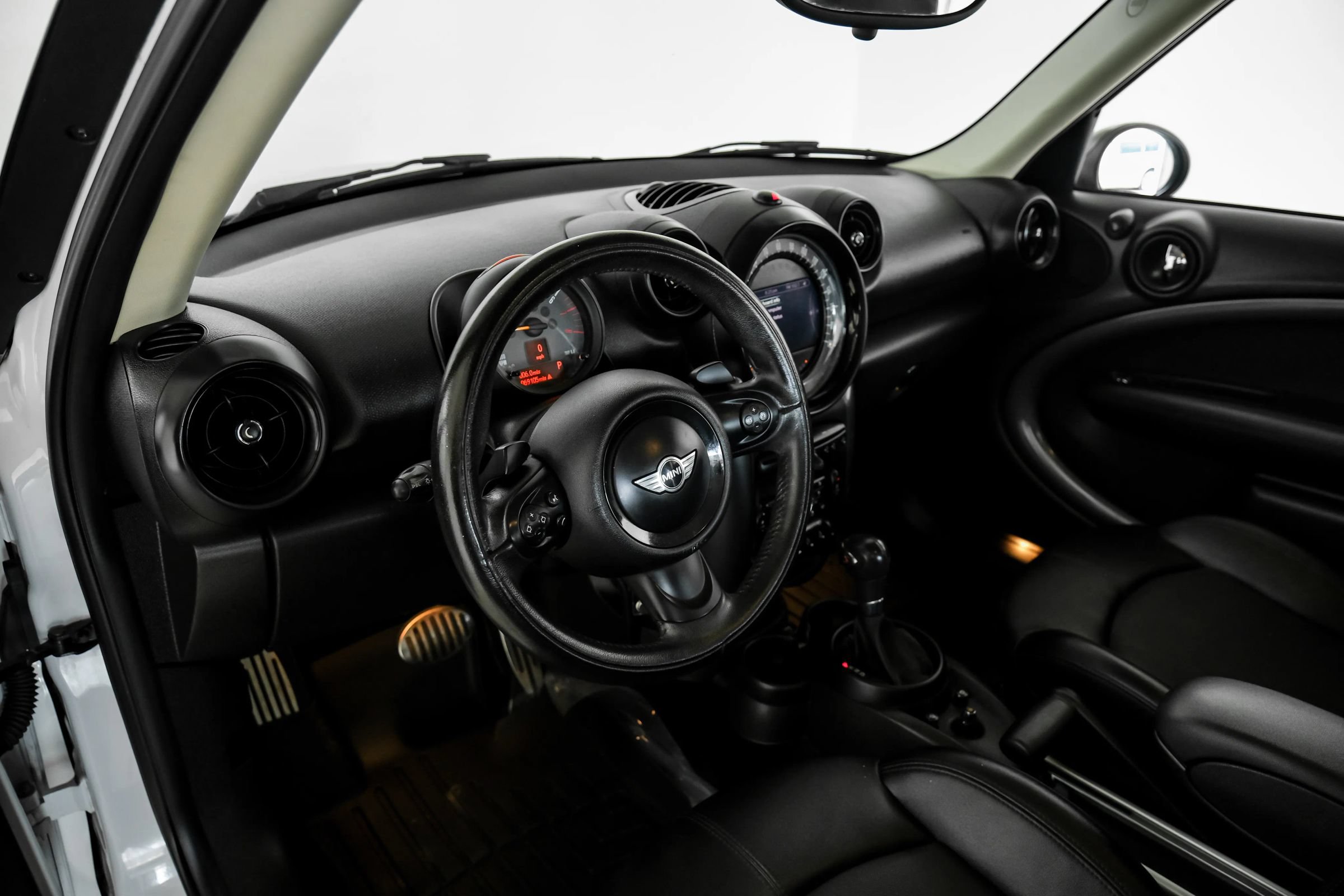 Used 2015 MINI Cooper Countryman S FWD image 2