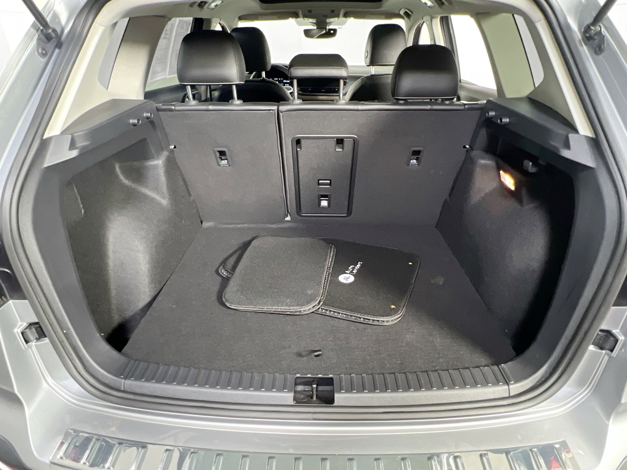 Used 2023 Volkswagen Taos SEL AWD/4WD image 26