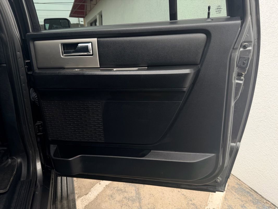 Used 2015 Ford Expedition EL XLT w/ Equipment Group 202A image 20