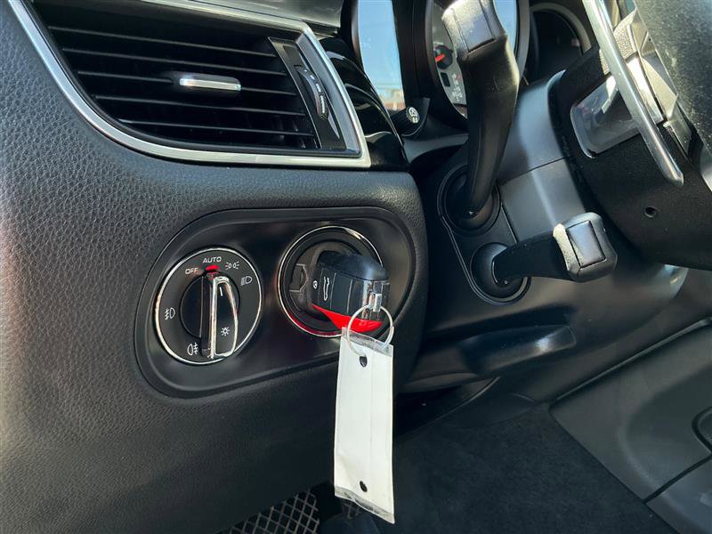 Used 2015 Porsche Macan S image 20