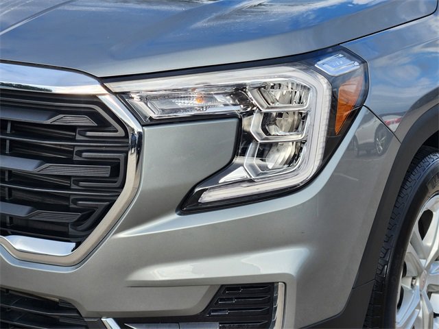Used 2023 GMC Terrain SLE w/ Driver Convenience Package FWD image 16