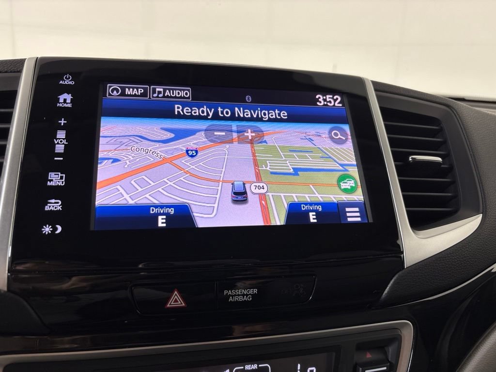 Used 2017 Honda Pilot Touring image 31