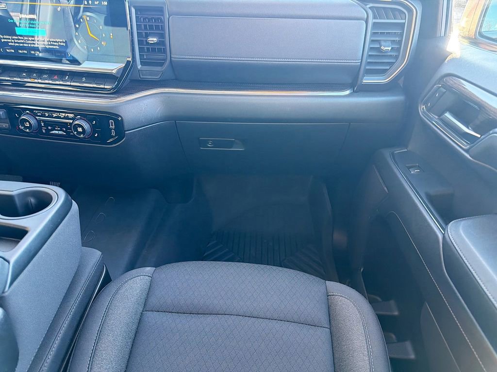 Used 2024 Chevrolet Silverado 1500 RST w/ Z71 Off-Road Package image 18