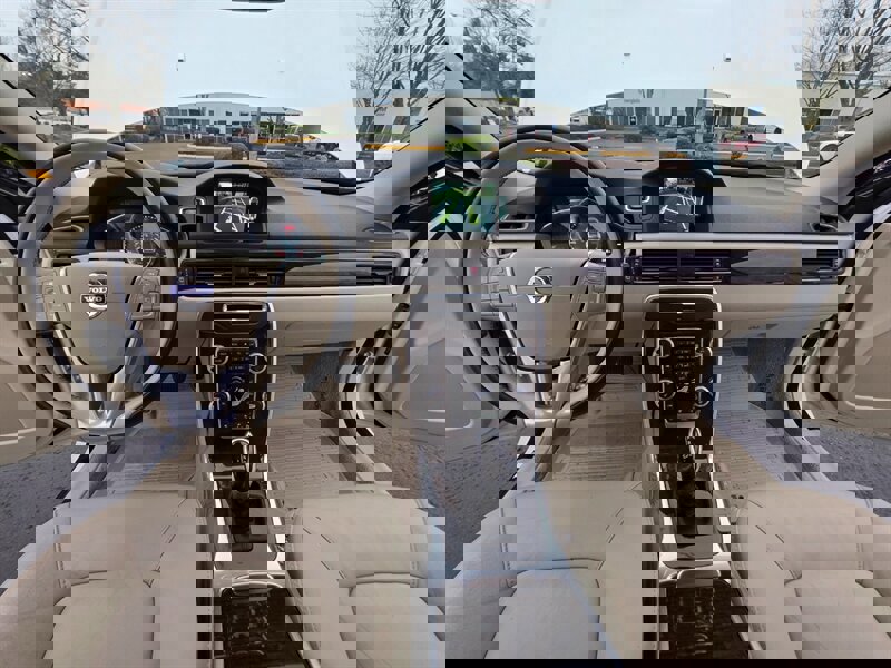 Used 2015 Volvo XC70 T6 Platinum w/ Protection Package image 17