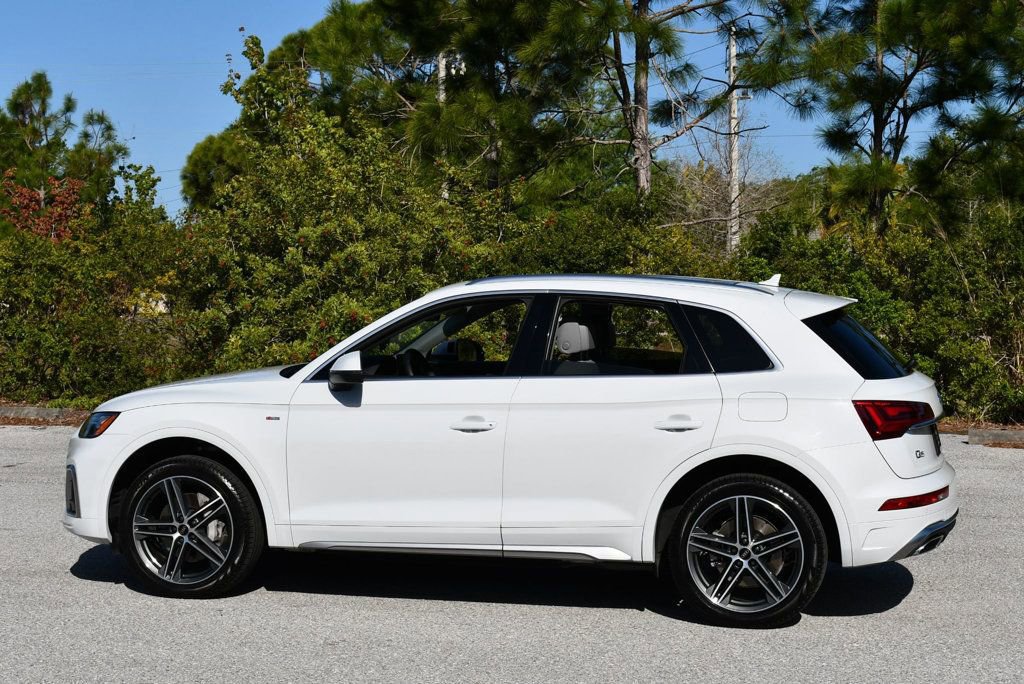 Used 2021 Audi Q5 e Premium Plus w/ Premium Plus Package image 4