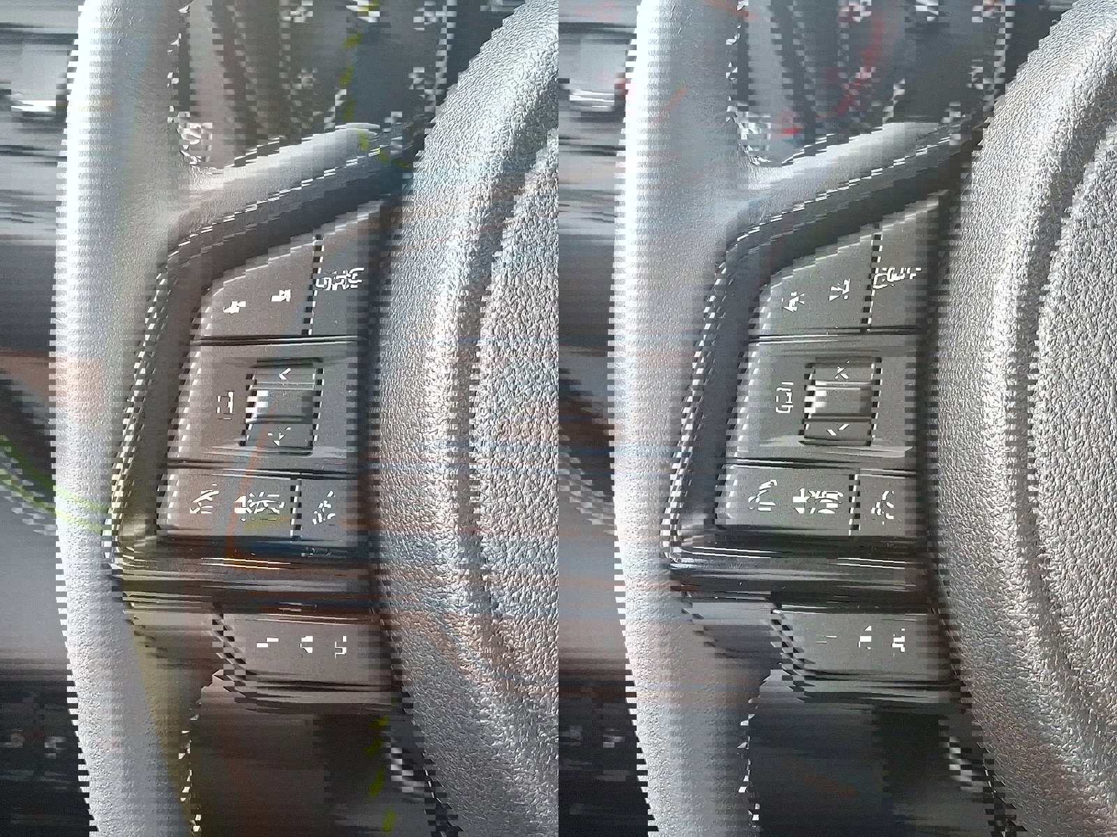 Used 2025 Subaru Ascent Bronze Edition image 22