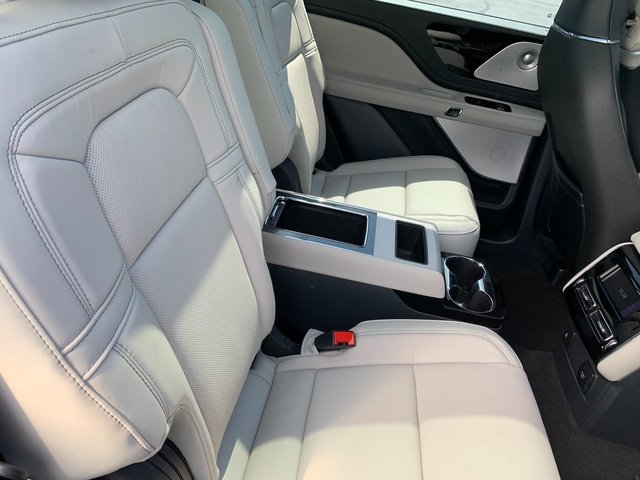New 2026 Lincoln Aviator Reserve AWD/4WD image 13