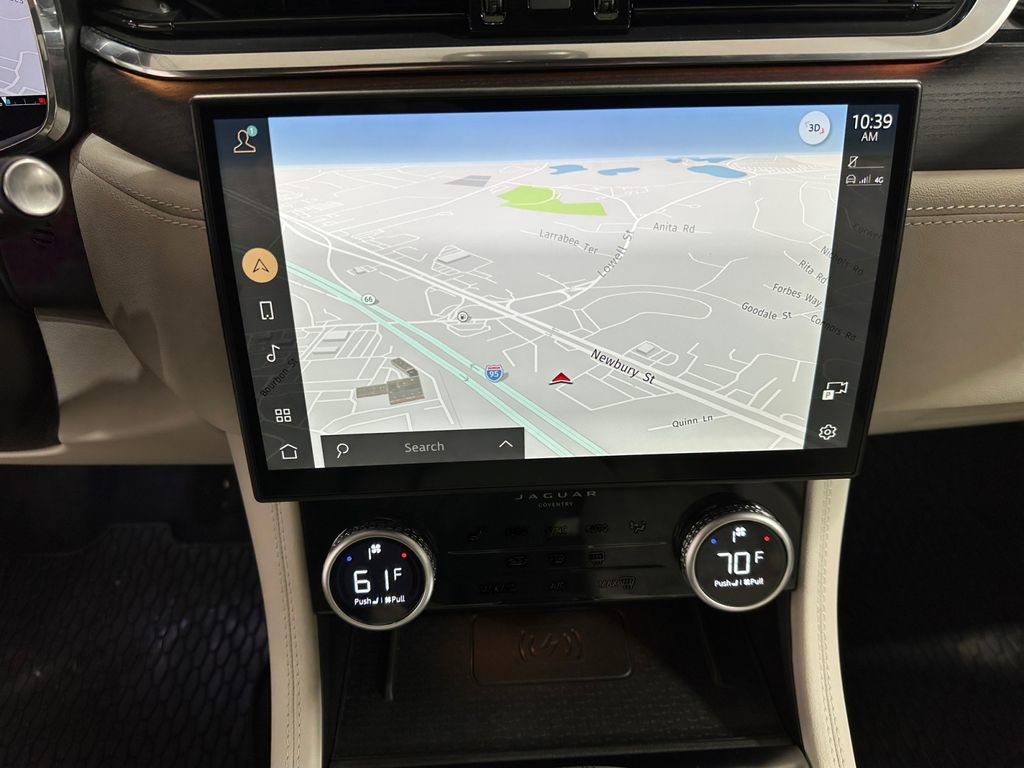 Used 2025 Jaguar F-PACE R-Dynamic S image 19