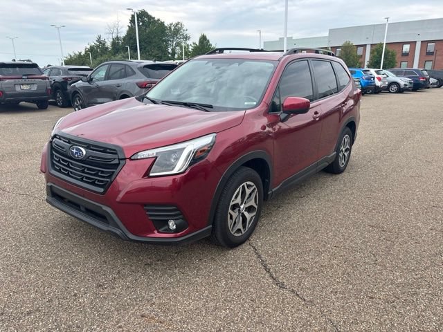 Used 2024 Subaru Forester Premium AWD/4WD image 1