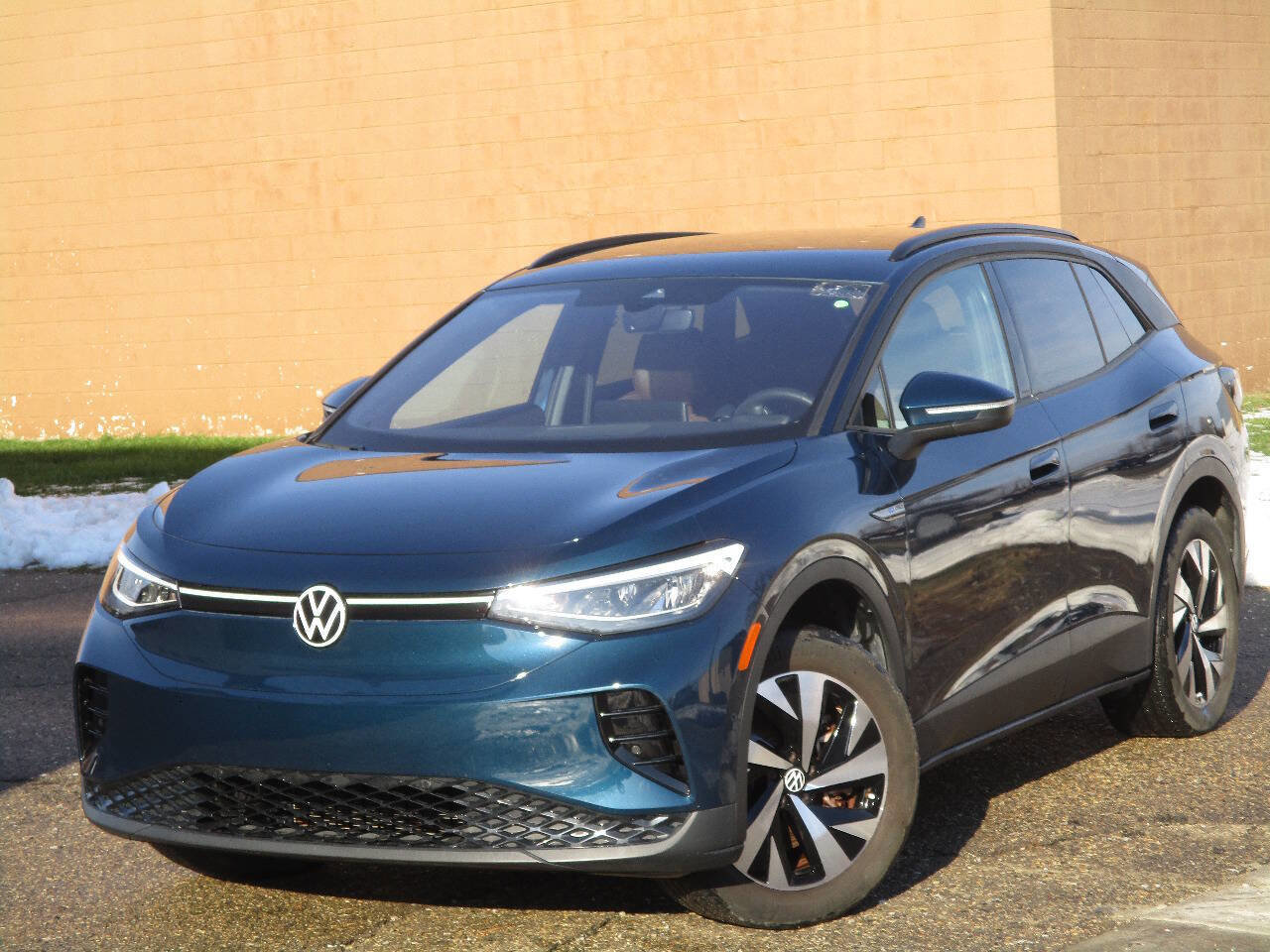 Used 2023 Volkswagen ID.4 Pro image 2