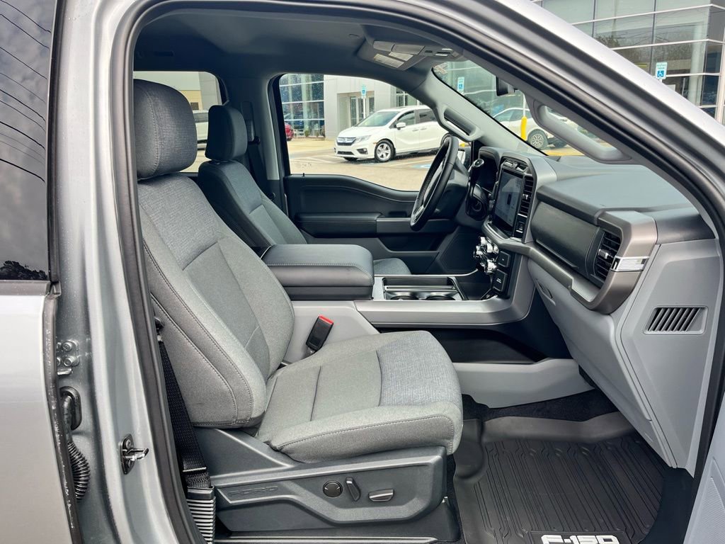 New 2026 Ford F150 XLT w/ Equipment Group 302A MID image 8