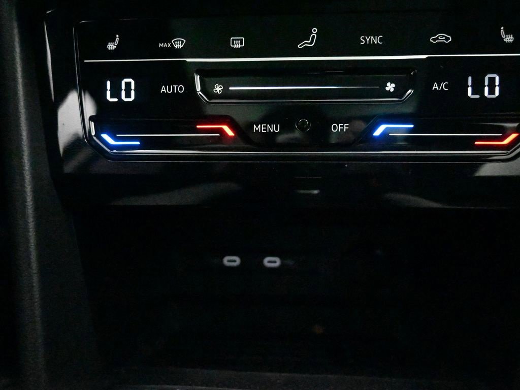 New 2025 Volkswagen Taos SE image 13