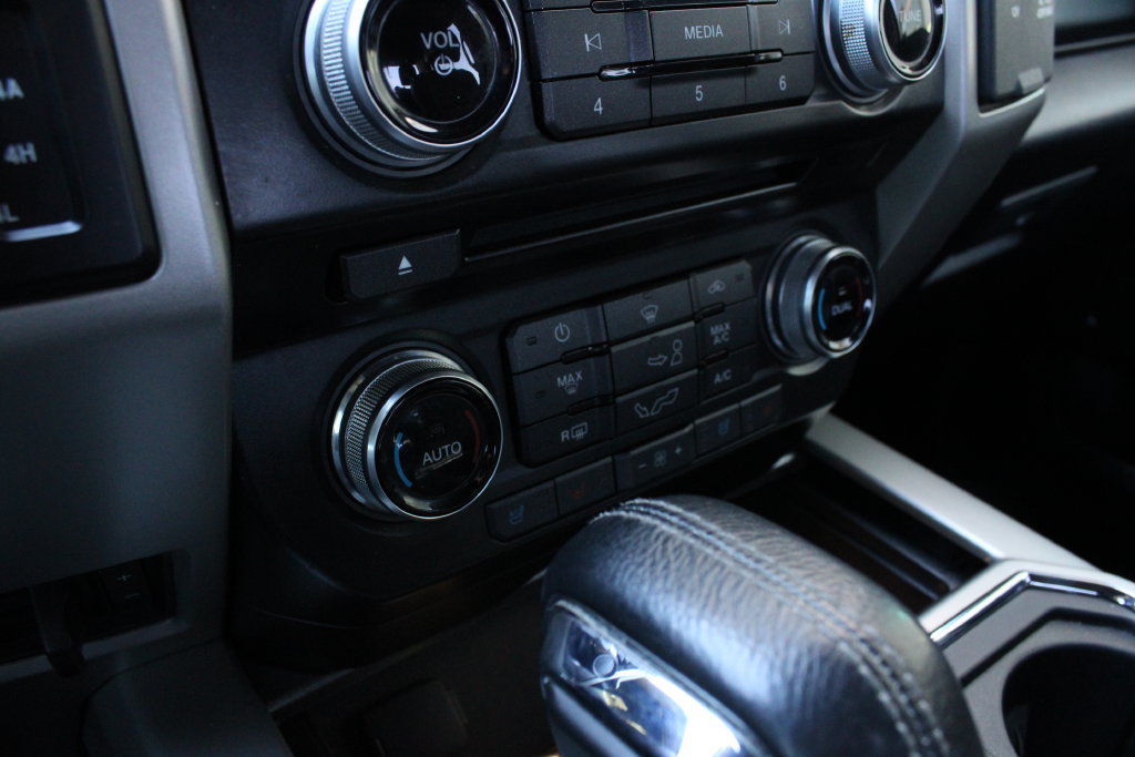 Used 2015 Ford F150 Lariat w/ Equipment Group 502A Luxury AWD/4WD image 16