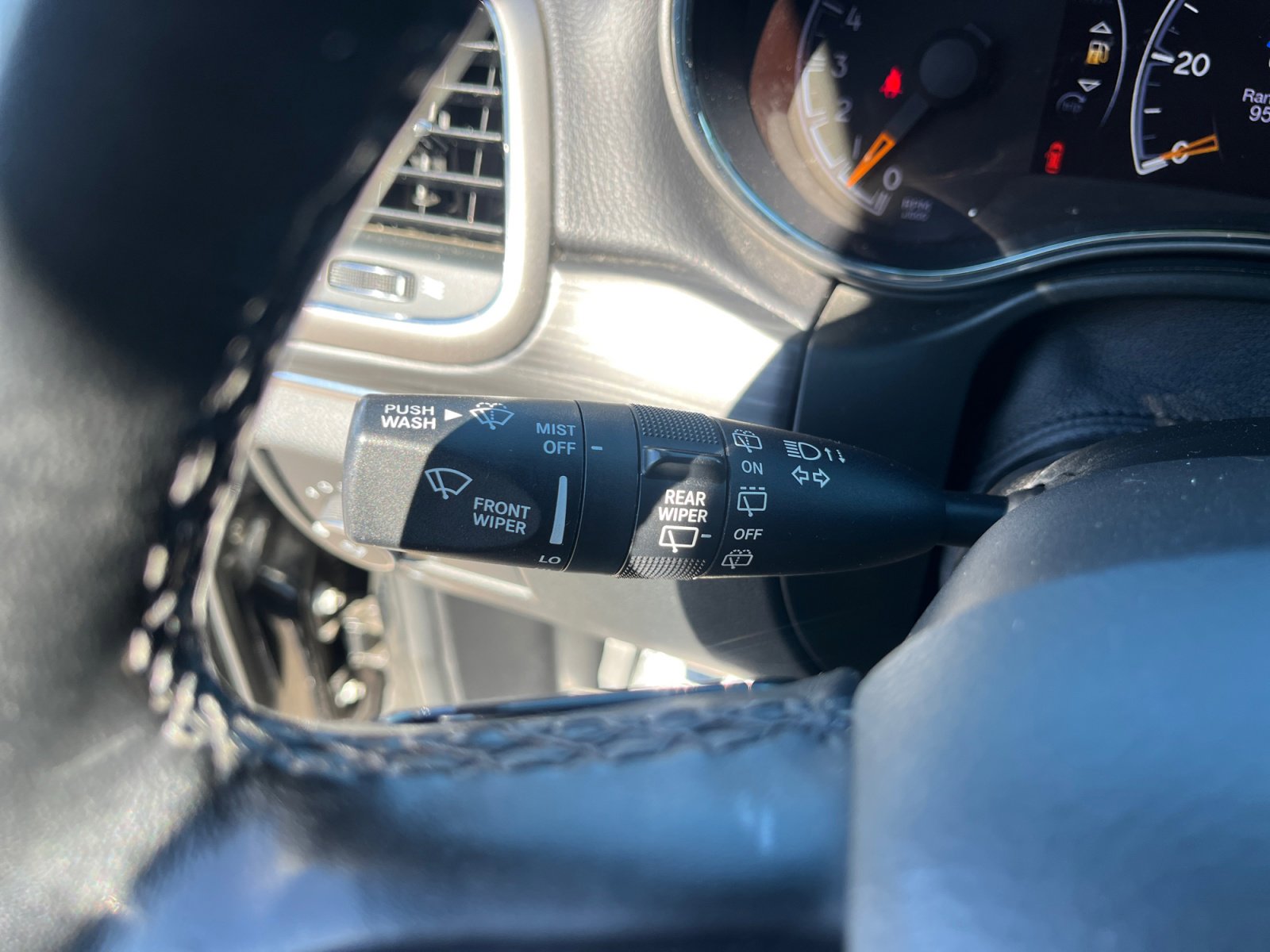 Used 2022 Jeep Grand Cherokee Limited image 11