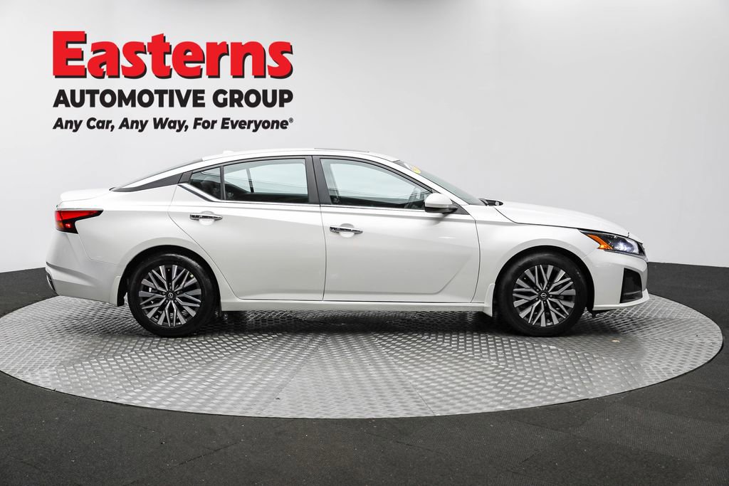 Used 2024 Nissan Altima 2.5 SV w/ SV Premium Package image 4