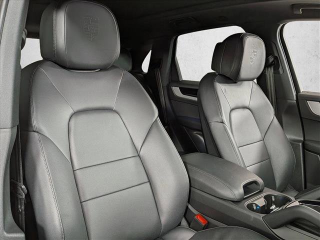 Certified 2025 Porsche Cayenne image 24