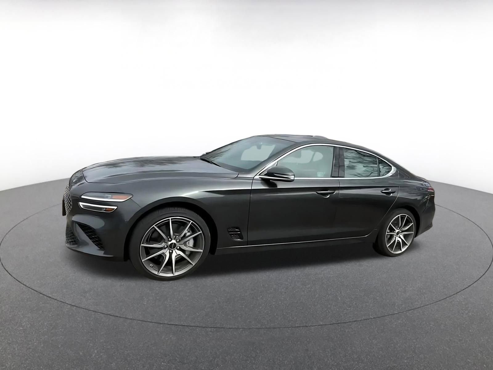 Used 2025 Genesis G70 2.5T image 8