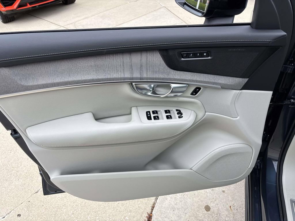 New 2026 Volvo XC90 B6 Ultra w/ Protection Package Premier image 11
