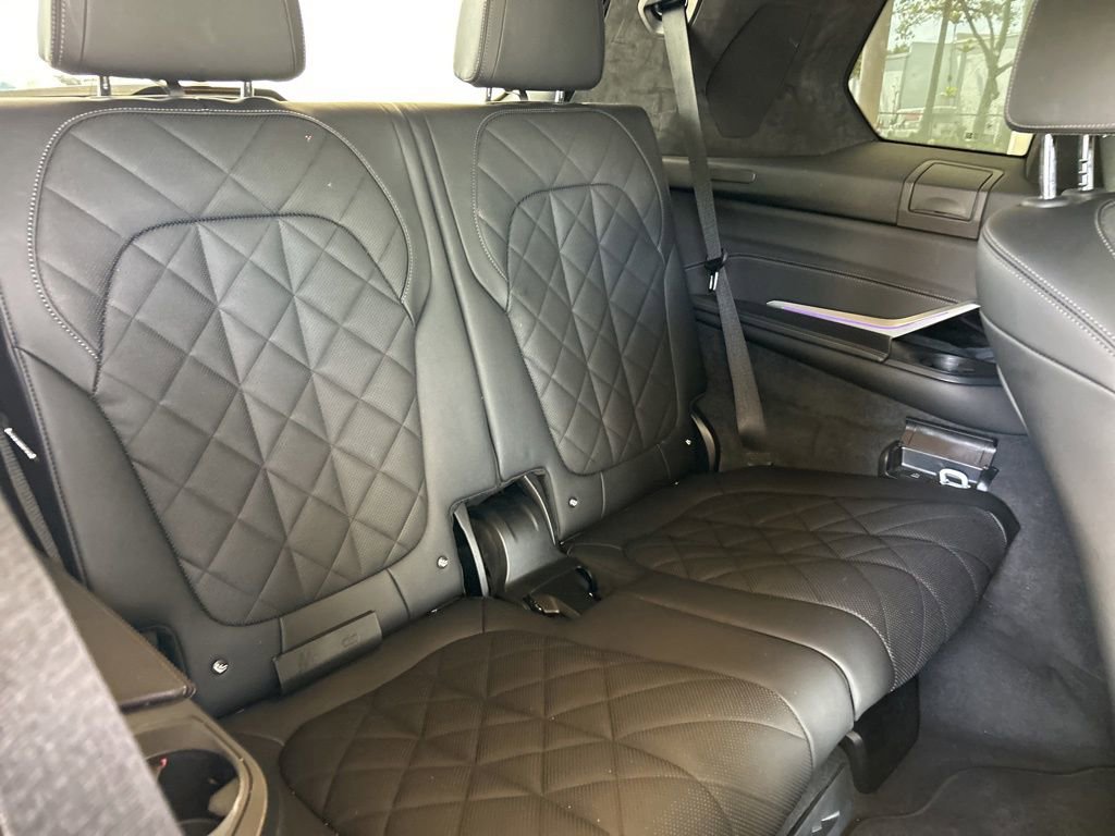 Used 2024 BMW X7 xDrive40i w/ M Sport Package image 40