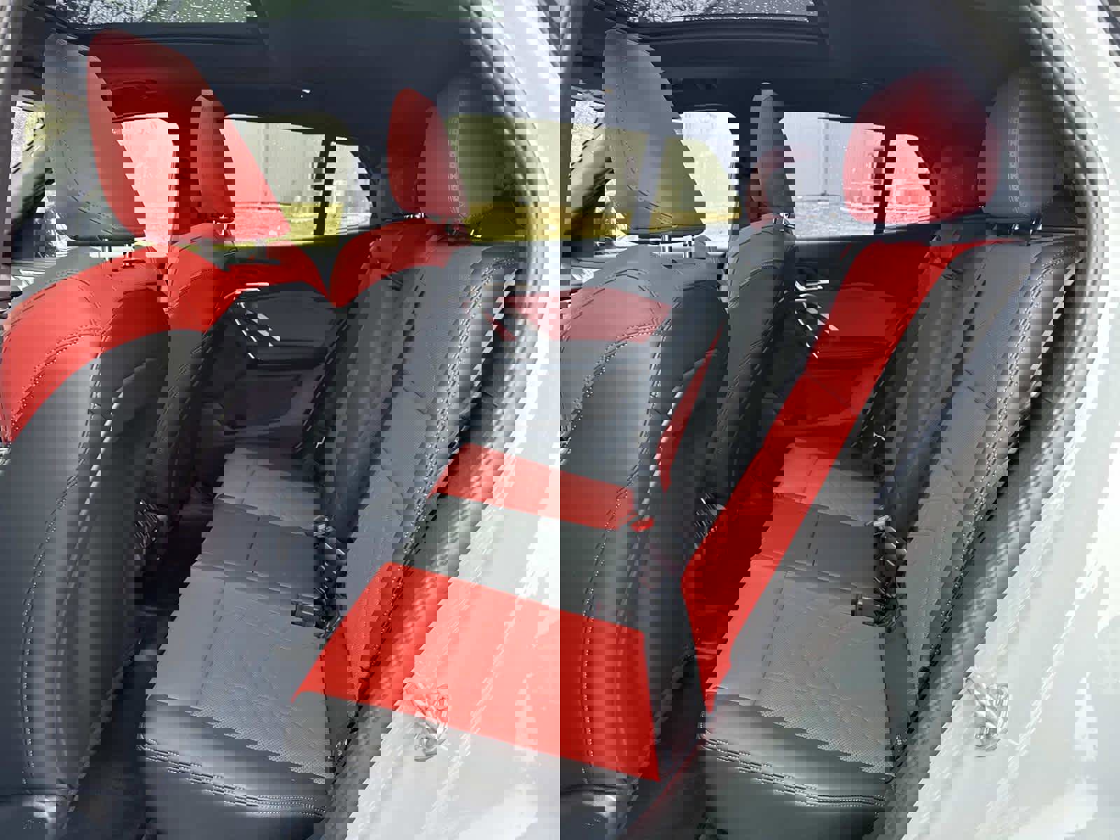 Used 2025 BMW X2 xDrive28i w/ Premium Package image 15