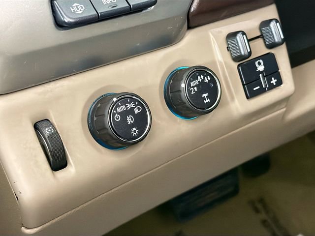 Used 2017 Chevrolet Suburban Premier AWD/4WD image 10