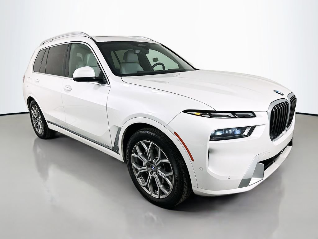 Used 2023 BMW X7 xDrive40i w/ Parking Assistance Package image 3