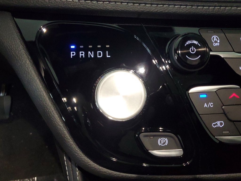New 2027 Chrysler Pacifica Limited FWD image 20