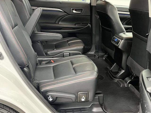 Used 2019 Toyota Highlander SE AWD/4WD image 25