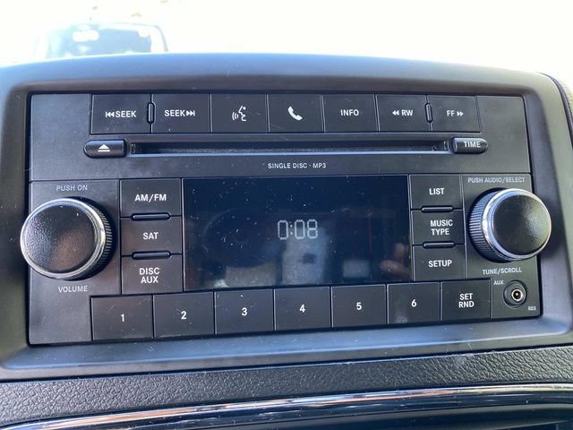 Used 2015 Dodge Grand Caravan SE FWD image 11