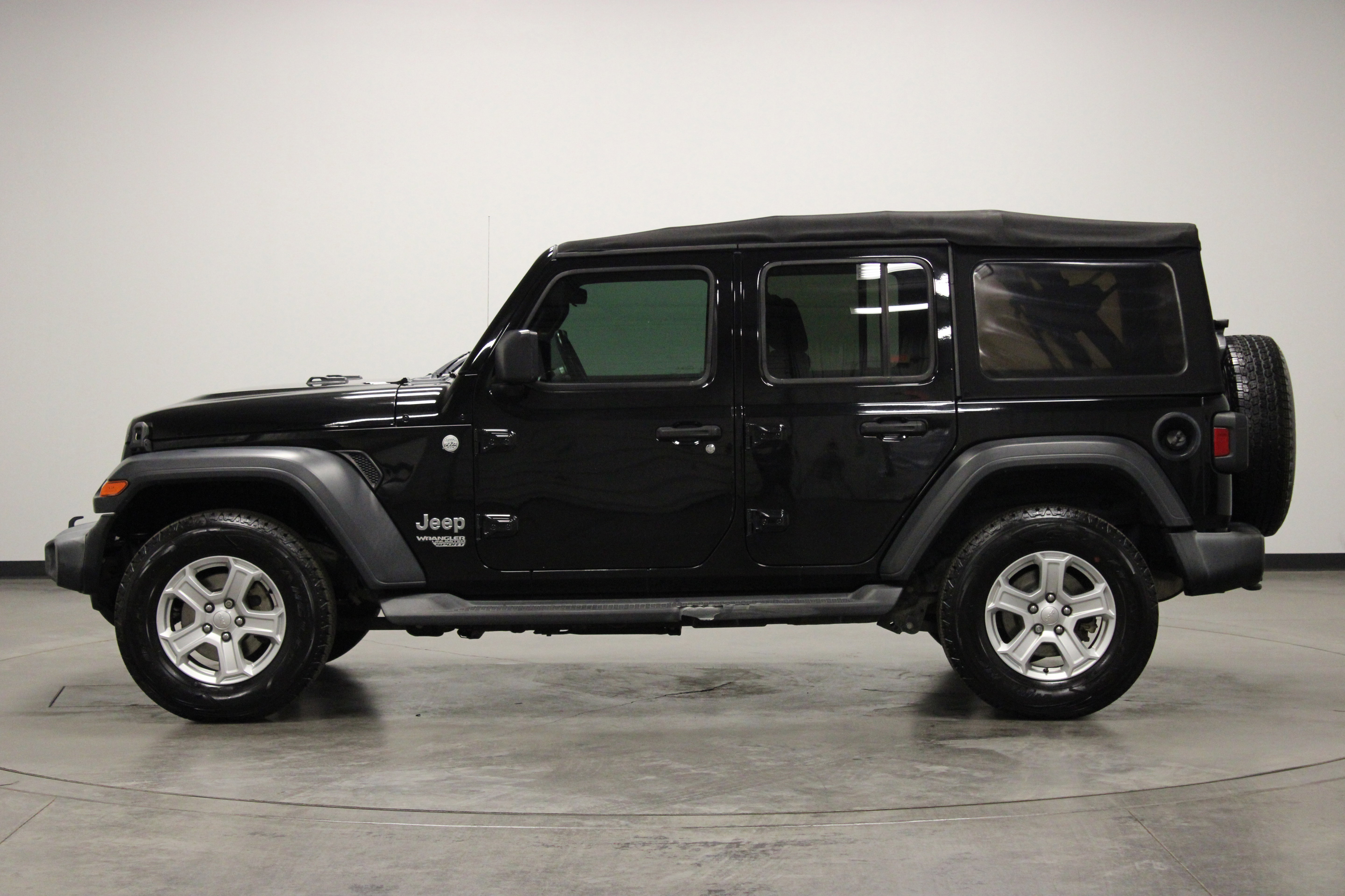 Used 2018 Jeep Wrangler Unlimited Sport S AWD/4WD image 5