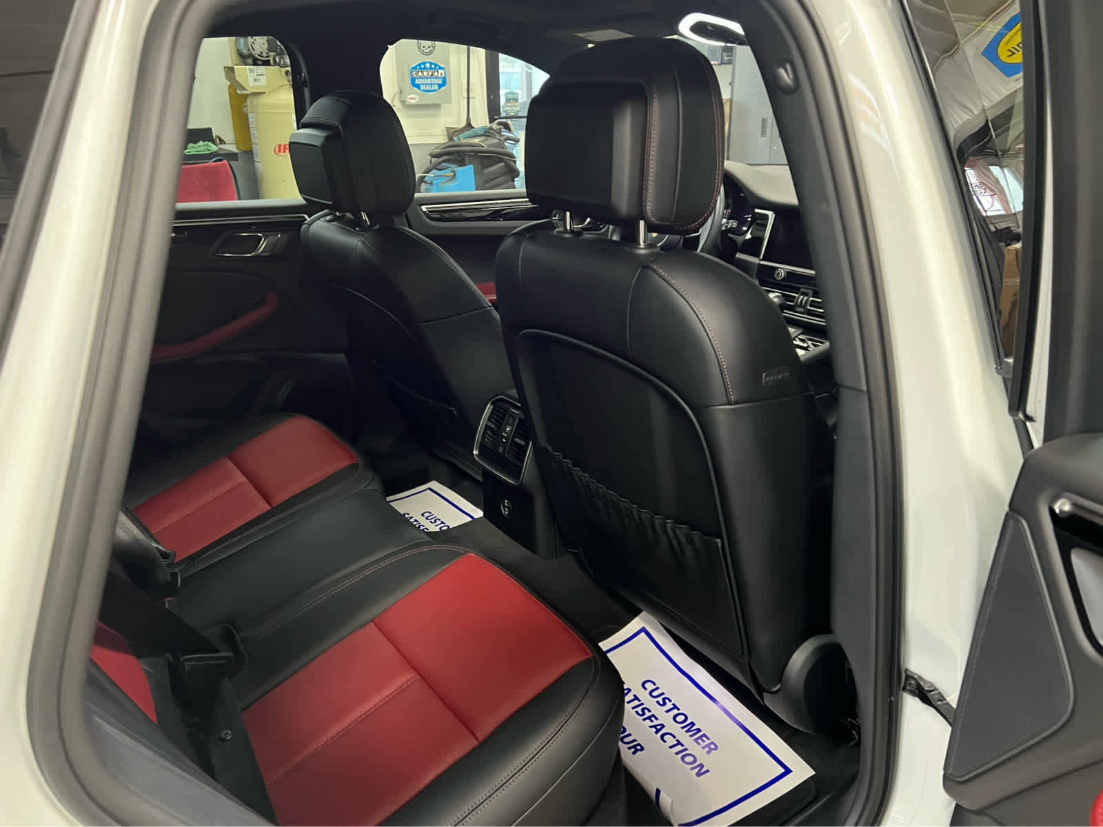 Used 2024 Porsche Macan image 28