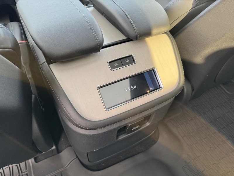 New 2025 Lincoln Navigator Reserve w/ Jet Appearance Package image 13