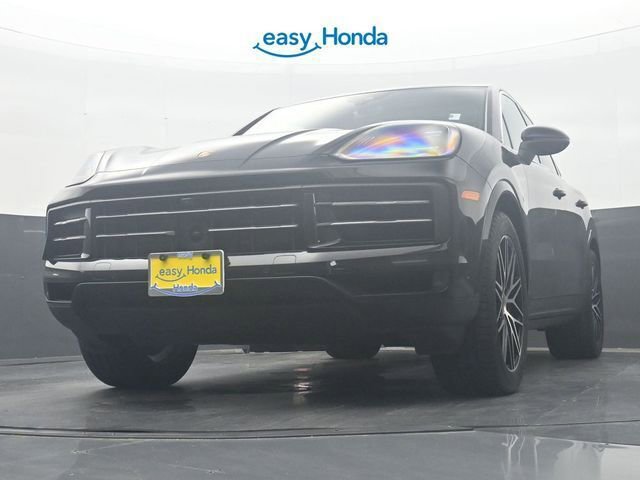 Used 2025 Porsche Cayenne image 29