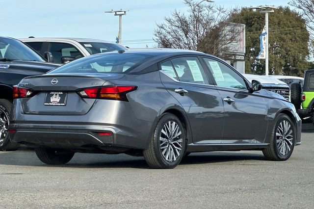 Used 2023 Nissan Altima 2.5 SV image 4