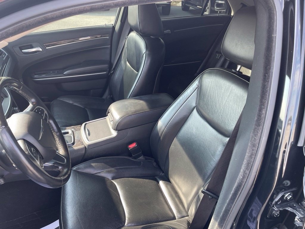 Used 2020 Chrysler 300 Limited AWD/4WD image 12