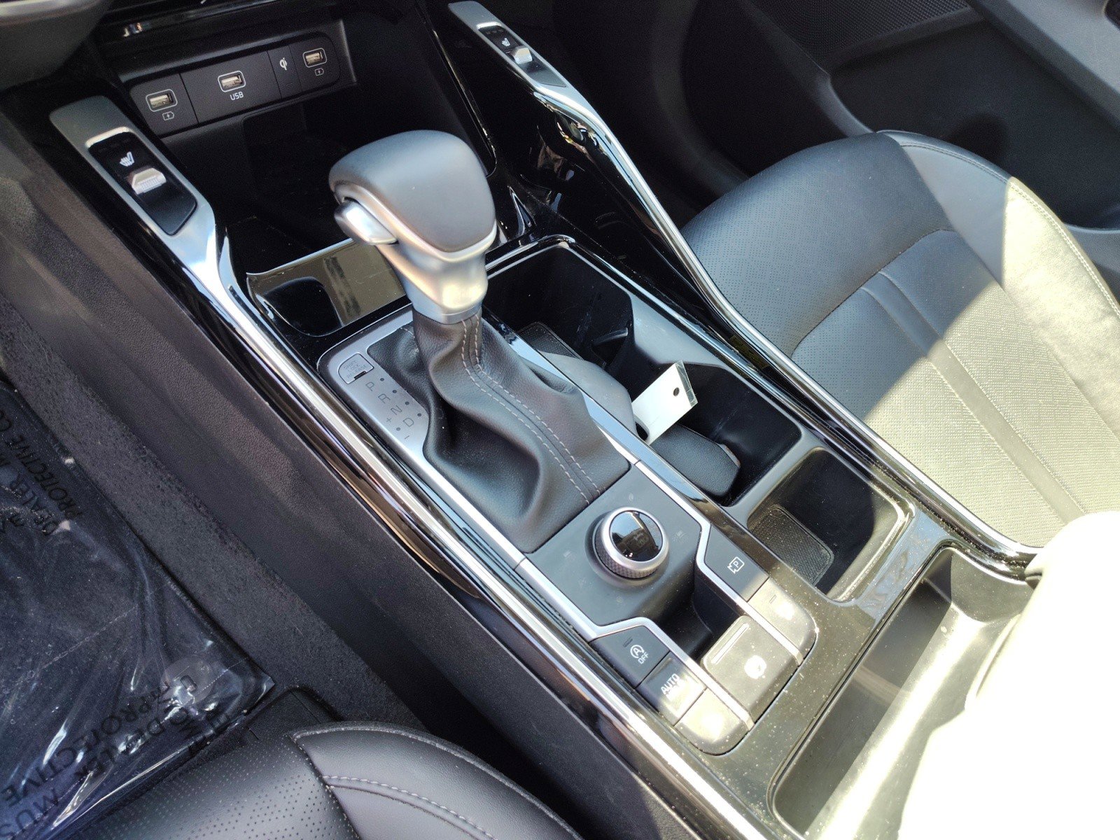 Used 2023 Kia Sorento SX image 14