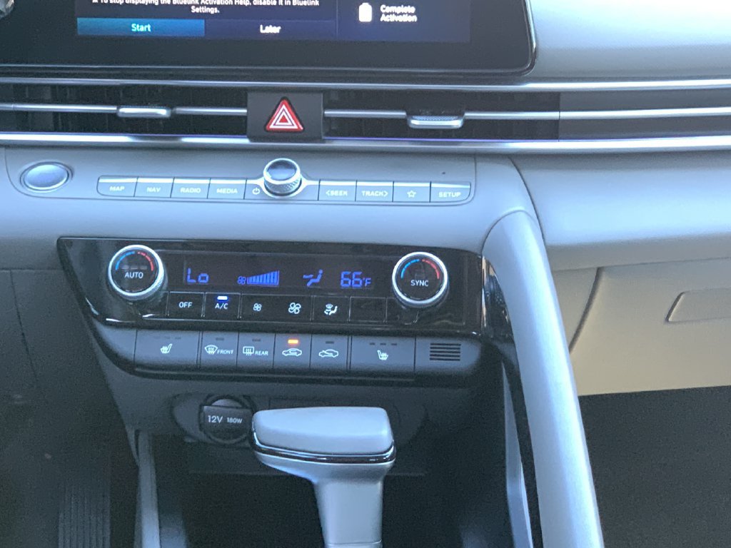 Certified 2024 Hyundai Elantra SEL w/ Convenience Package FWD image 18