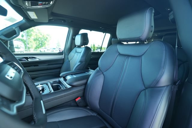 New 2026 Jeep Grand Wagoneer L Limited AWD/4WD image 44