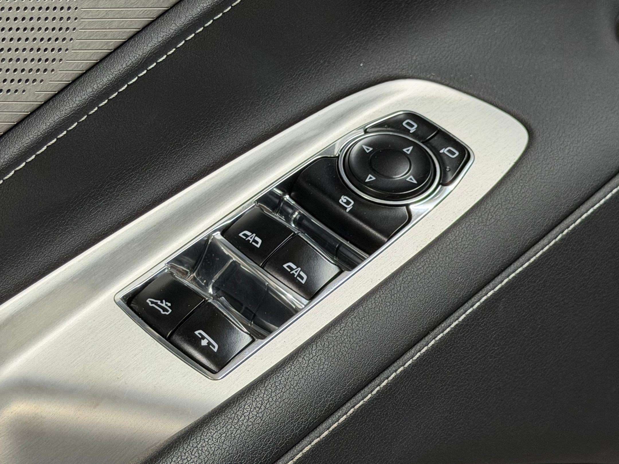 Used 2023 Chevrolet Corvette Stingray Preferred Conv w/ Z51 Performance Package RWD image 39