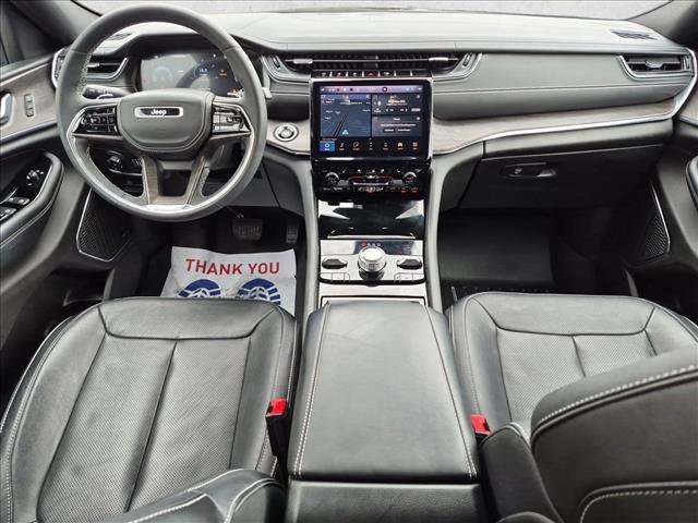 Used 2023 Jeep Grand Cherokee Overland AWD/4WD image 18