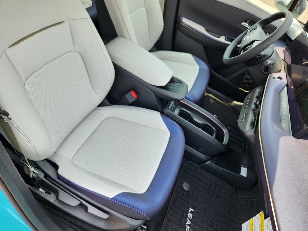 New 2026 Nissan Leaf SV+ w/ Floor Mat Package (SV+) FWD image 11