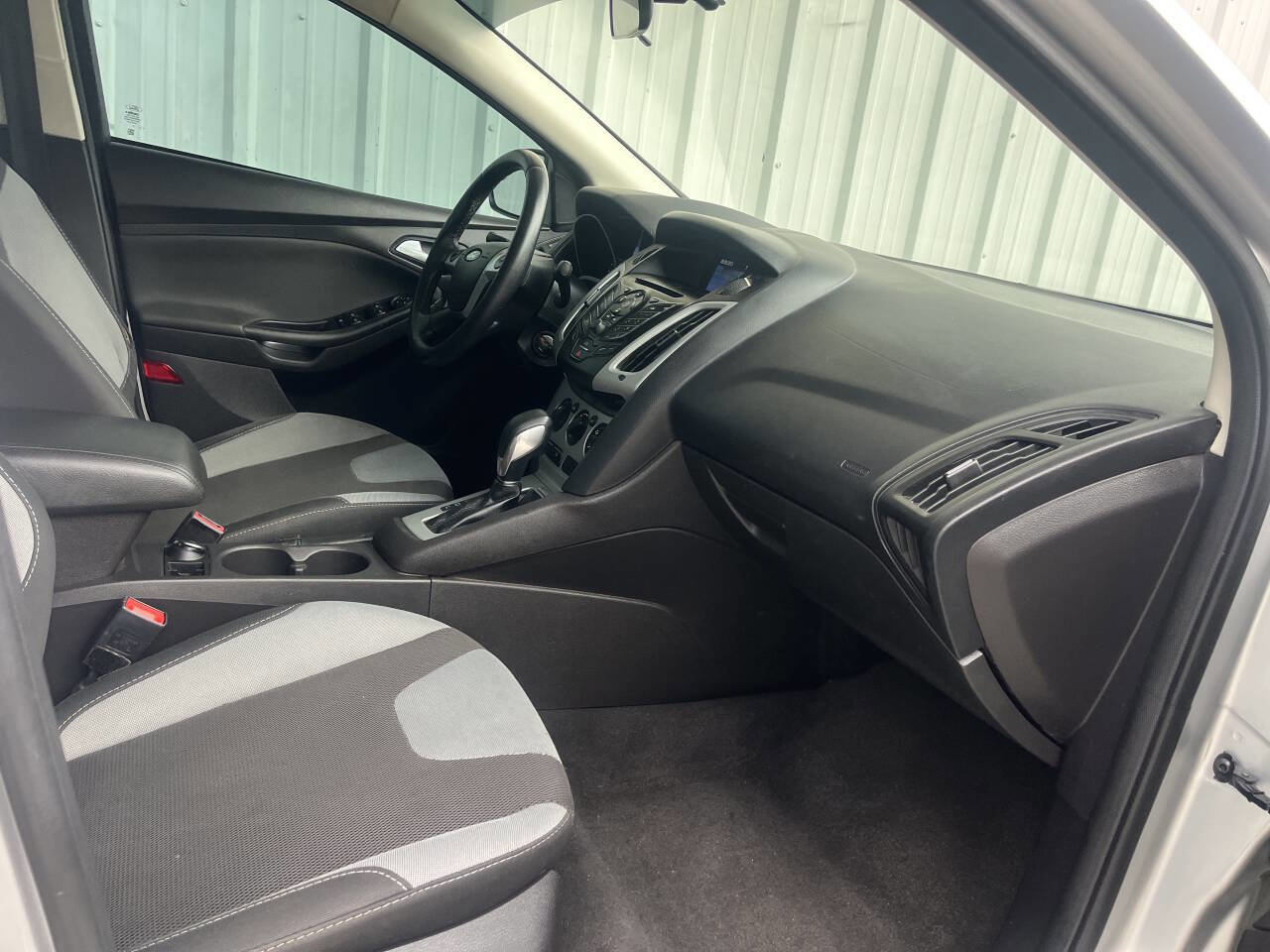 Used 2014 Ford Focus SE w/ SE Sport Package image 10