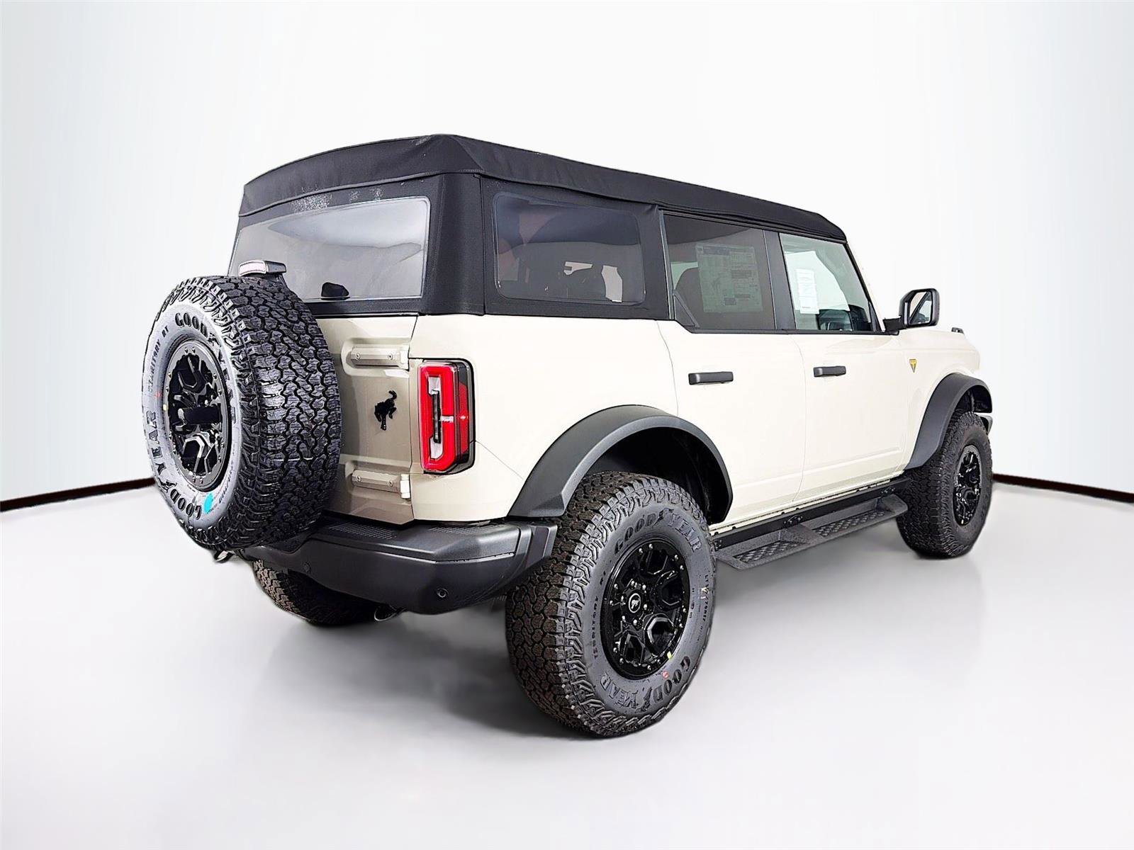 New 2026 Ford Bronco Badlands image 7