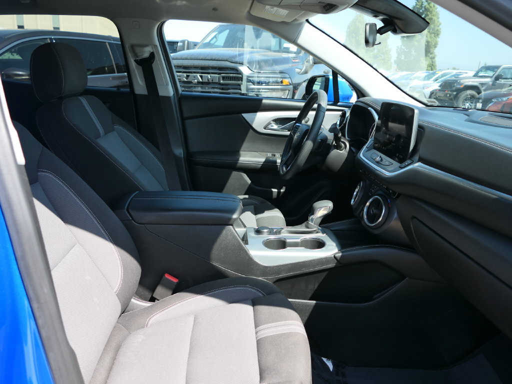 Used 2025 Chevrolet Blazer LT FWD image 26