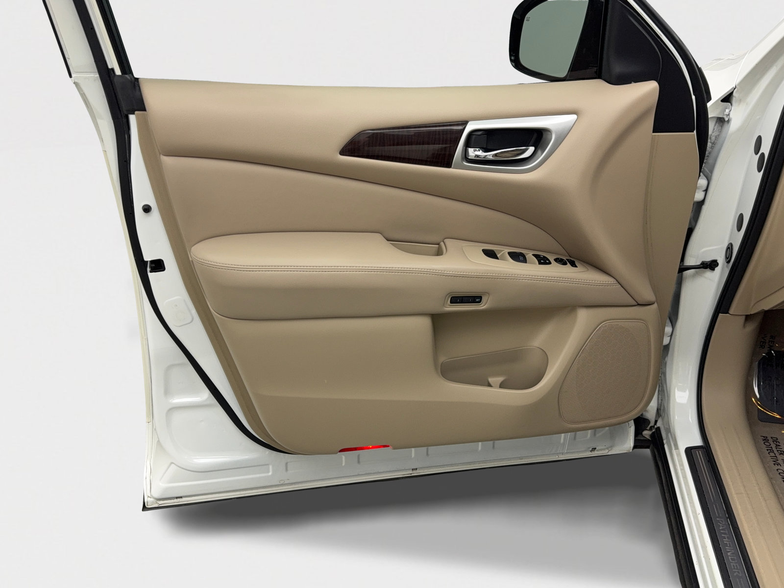 Used 2014 Nissan Pathfinder SL w/ SL Premium Package FWD image 20