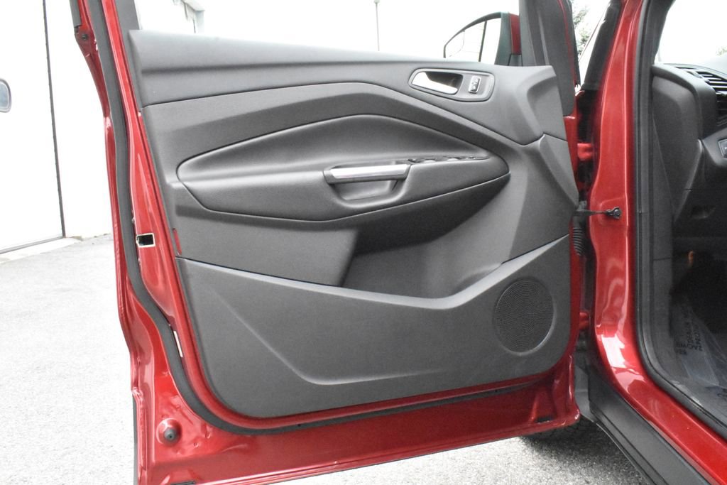 Used 2016 Ford Escape SE w/ Equipment Group 201A image 13